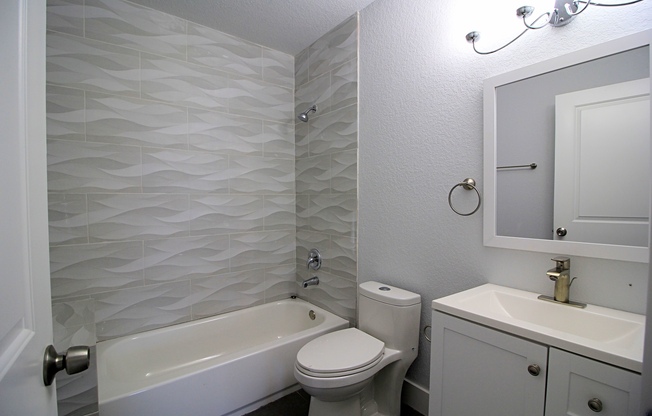 2 beds, 2 baths, $1,300