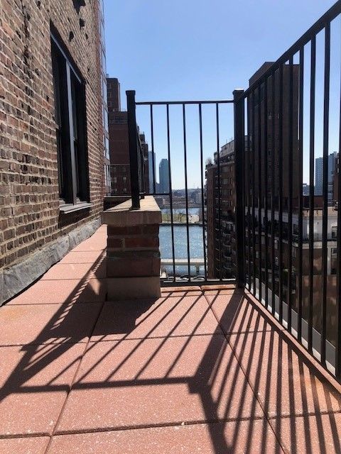 405 E 54th St 120
