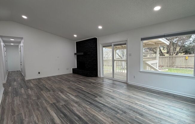 Renovated 4/2 in Beautiful Lago Vista Location