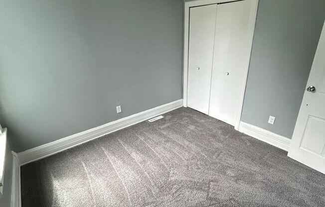 Now Leasing! Close to Downtown