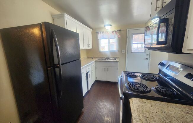 2 beds, 1 bath, $1,600