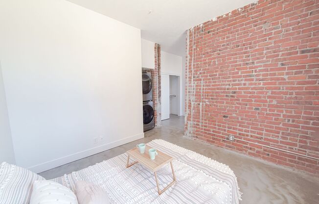 1 bed, 1 bath, 760 sqft, $1,345, Unit B204