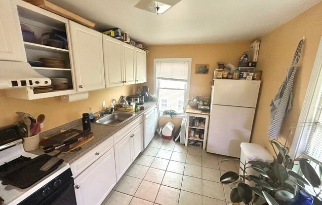1 bed, 1 bath, 650 sqft, $2,200, Unit 2