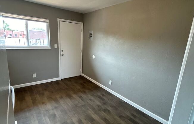 2 beds, 1 bath, 750 sqft, $1,095, Unit B10 1015 17