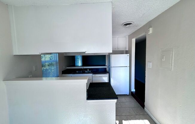 2 beds, 1 bath, 847 sqft, $1,495