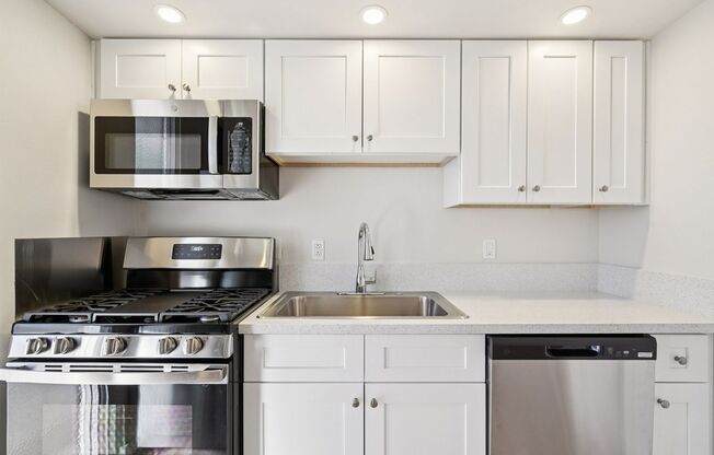 1 bed, 1 bath, 550 sqft, $1,549, Unit 44