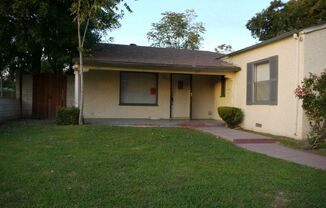 Charming 3-Bedroom Home with Cozy Features in San Bernardino!