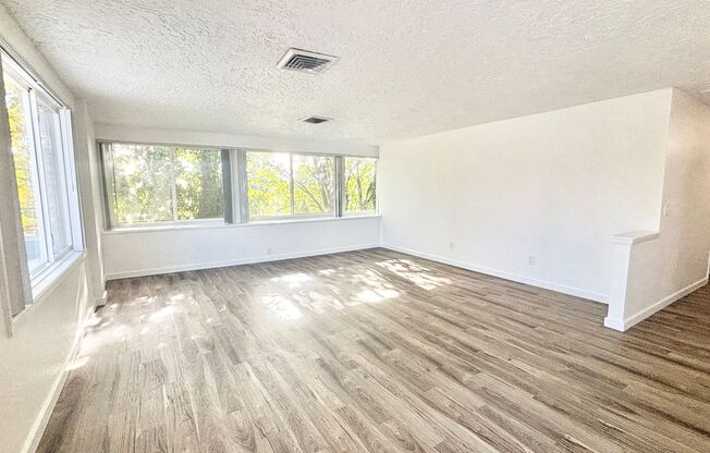 3 beds, 2 baths, 985 sqft, $2,495, Unit 401