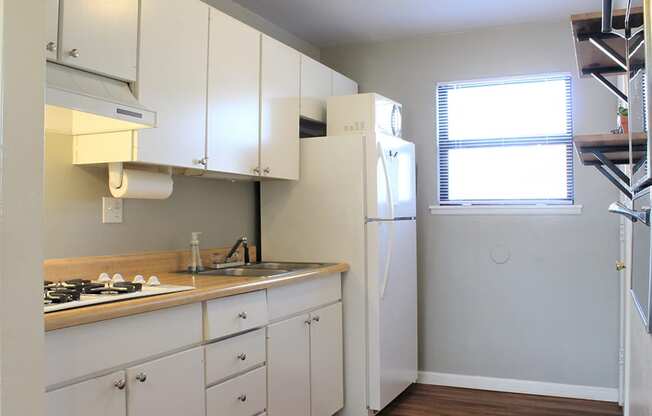 apartment with kitchen appliances