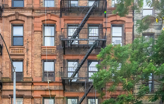 338 E 5 ST