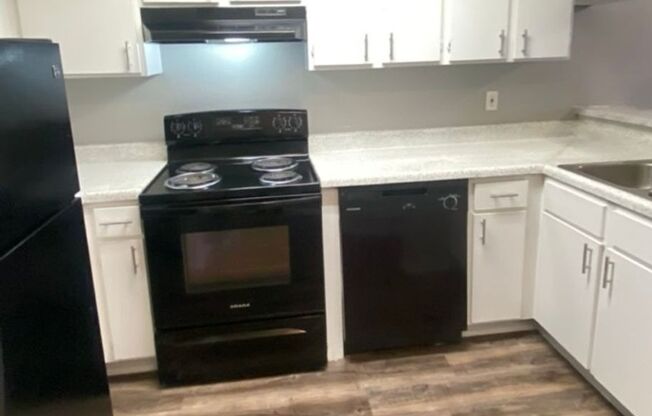 2 beds, 1 bath, 720 sqft, $1,195, Unit 69