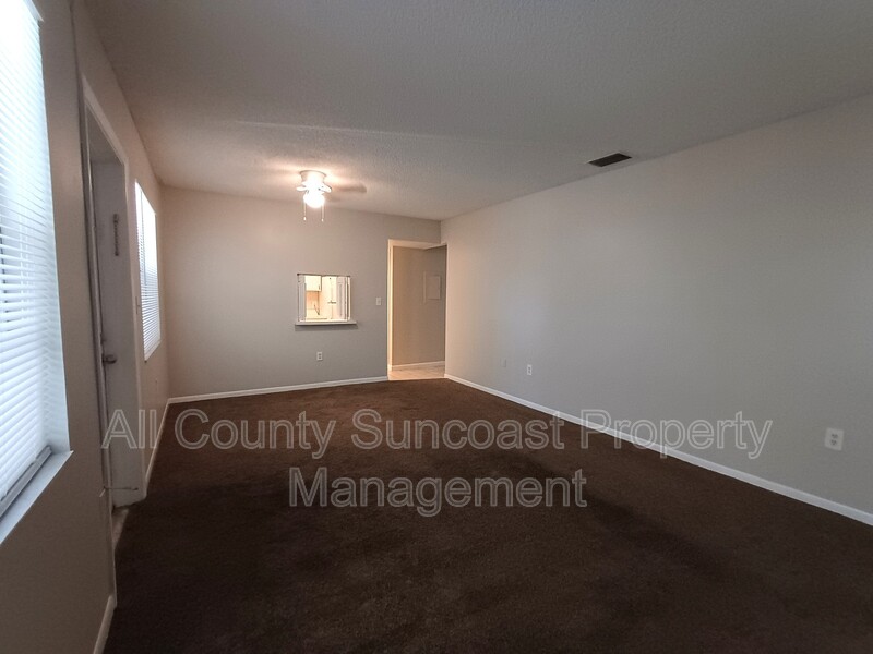 3467 33 AVE N