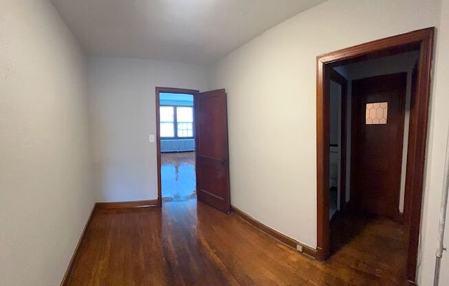 11 GALLATIN ST NE
