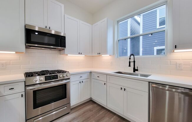 Oaks at Lehman. free-standing home with backyards and private and shared driveways. Beautiful 3 bedroom 3.5 bath with 2 car garage with all the updates and extras. Oaks at Lehman is one of Prosperity Homes' premier communities situated in the popular Gard