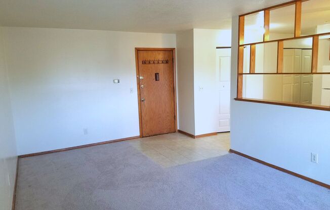 2 beds, 1 bath, $1,440, Unit 12