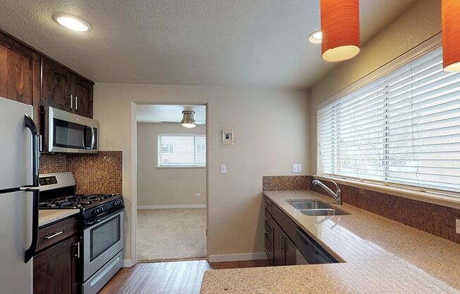 1 bed, 1 bath, 595 sqft, $1,325, Unit 102