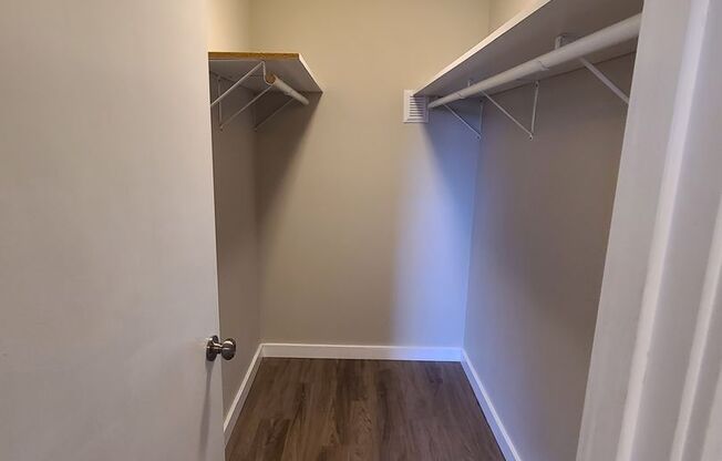 1 bed, 1 bath, 633 sqft, $1,625, Unit 13