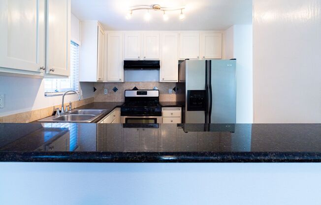 404 W 4th St