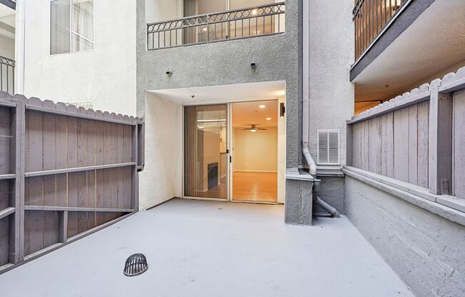 1 bed, 1 bath, 700 sqft, $1,748, Unit 114