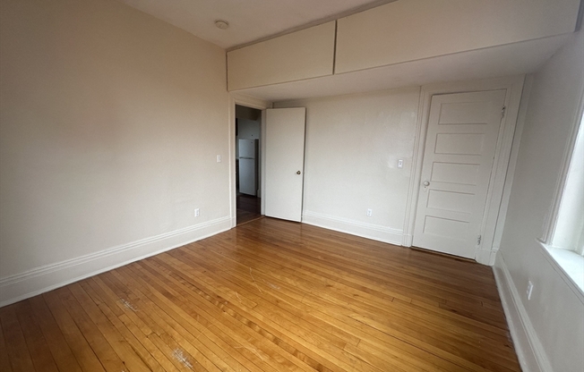 1 bed, 1 bath, 400 sqft, $2,400, Unit 17