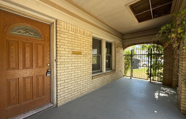 AVAILABLE NOW 3 BED 2 BATH HOME IN FORT WORTH
