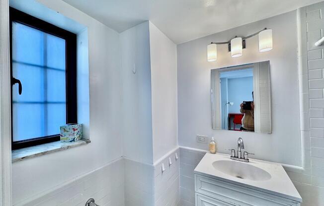 1 bed, 1 bath, $3,800, Unit 631