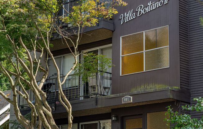 407 LIVE IN THE HEART OF THE GREENWOOD RETAIL CORE, WALK TO EVERYTHING!