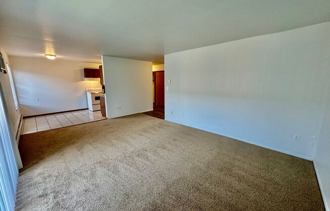 2 beds, 1 bath, 900 sqft, $1,295, Unit 26