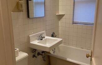 1 bed, 1 bath, 600 sqft, $969, Unit 215