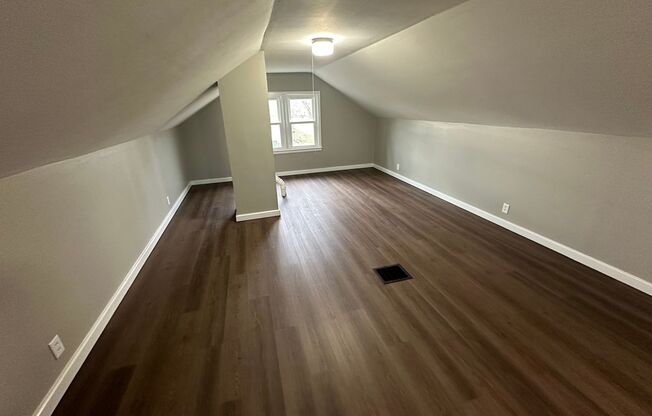 3 beds, 1 bath, $1,300