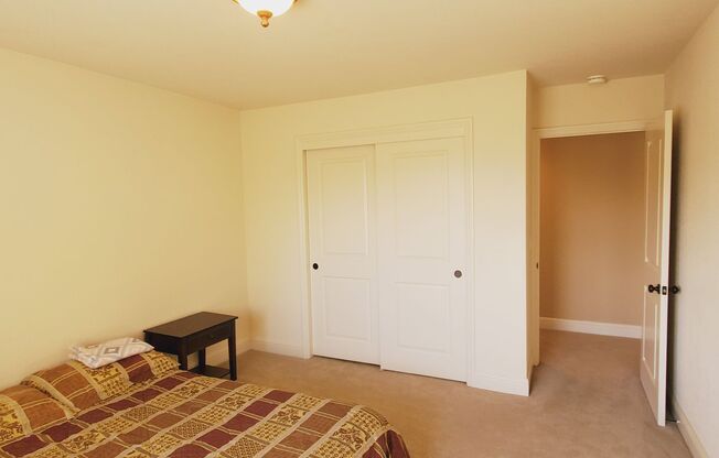 2 beds, 1 bath, $2,700