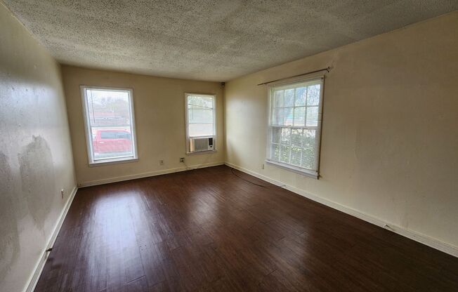 Charming 1 Bedroom in Meadowbrook