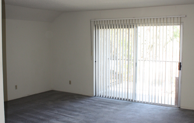 Lemarsh Chatsworth Apartments / 21323 Lemarsh