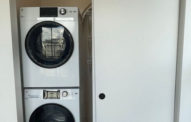 Studio, 1 bath, 320 sqft, $1,745, Unit 303