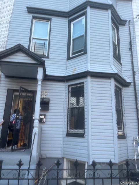 430 SHEPHERD AVE