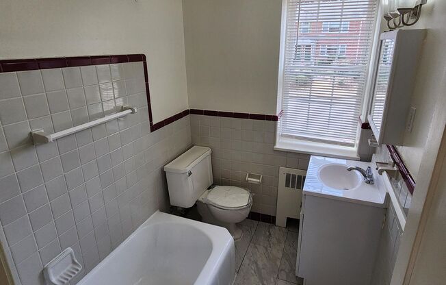 1 bed, 1 bath, 663 sqft, $1,855, Unit D-10