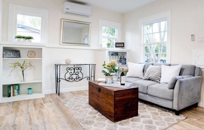2 Bed, 1 Bath House in North Park!