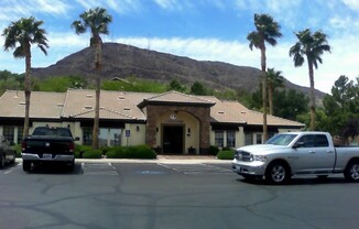 1 BED, 1 BATH CONDO!! Beautiful Black Mtn Condo in Henderson!!