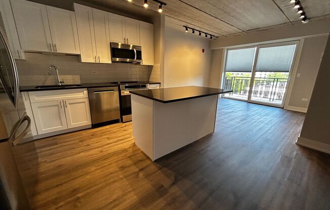 1 bed, 1 bath, 681 sqft, $2,625, Unit 952-609