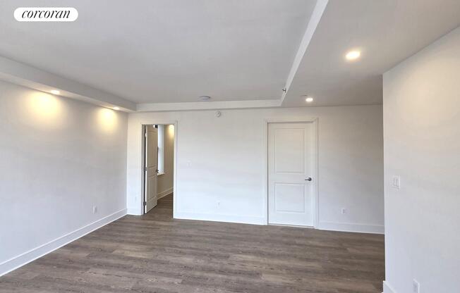 1 bed, 1 bath, $5,500, Unit 10I