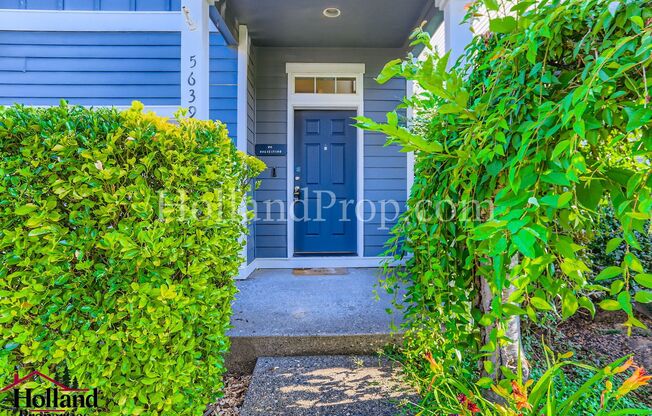 Charming 4-Bedroom Home with Private Hot Tub in Prime Hillsboro Location