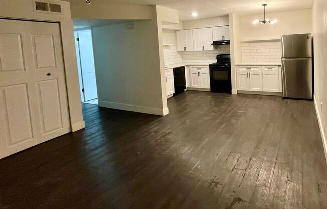 2 beds, 1 bath, 716 sqft, $1,175, Unit 131