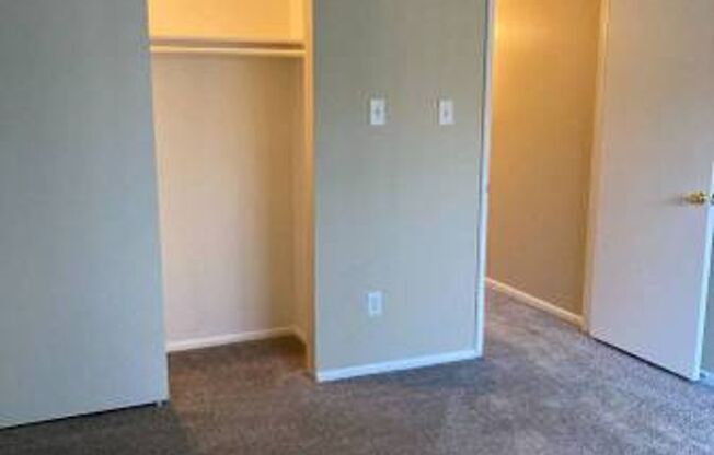 2 beds, 2 baths, 900 sqft, $1,375, Unit 237