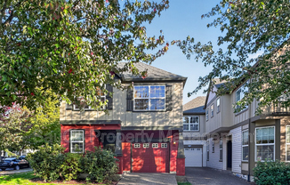 902 SE PORTLANDIA AVE