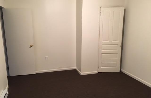 3 beds, 2 baths, $1,249, Unit Unit 1