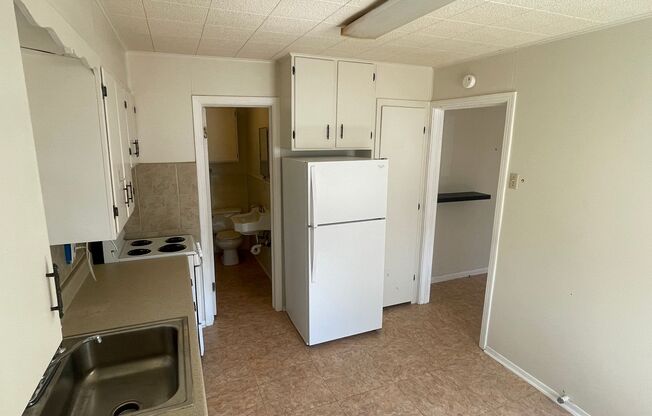 1 bed, 1 bath, $650