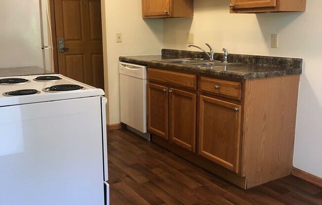 1 bed, 1 bath, 700 sqft, $1,145, Unit 3910103