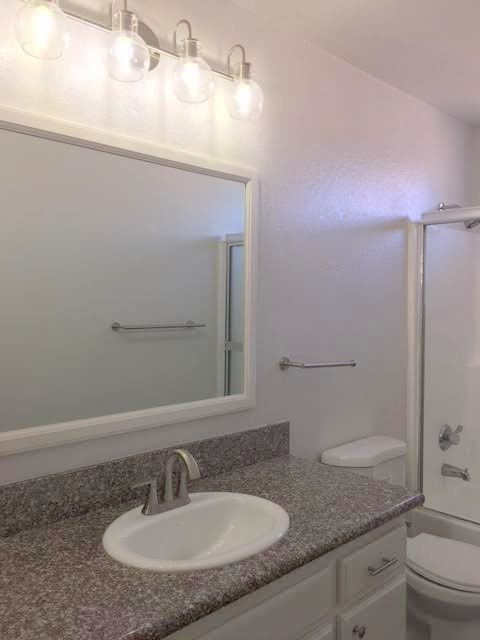 2 beds, 2 baths, 1,000 sqft, $2,195