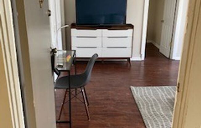 Studio, 1 bath, 400 sqft, $875, Unit 507