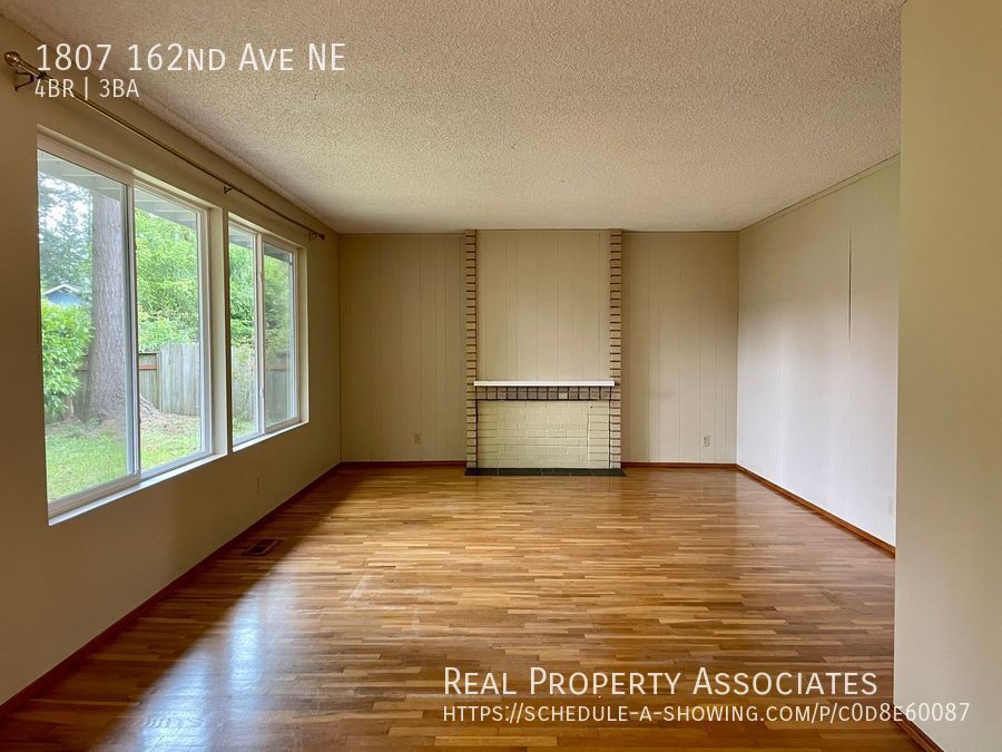 1807 162 AVE NE